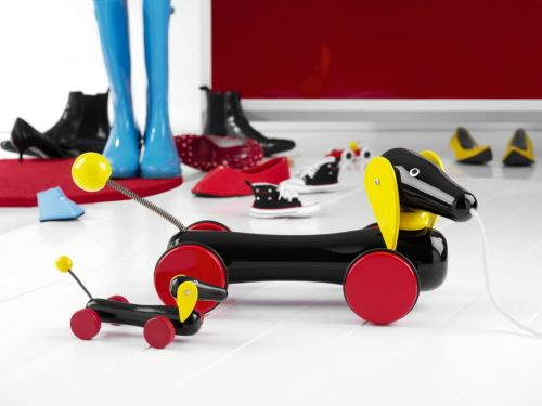 超人気のダックスフントモチーフのプルトイ”BRIO（ブリオ）ダッチー