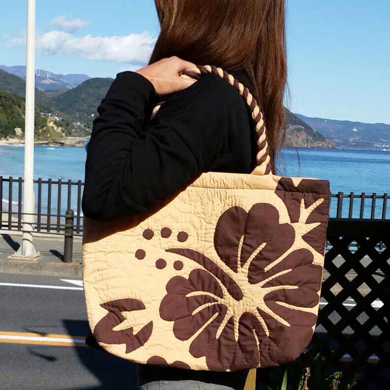 Hawaiianquiltハワイアンキルトバッグ ハイビスカス柄スクエアートート