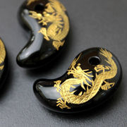 勾玉　オニキス　龍(金彫り)　3cm×1.8cm　品番： 7979