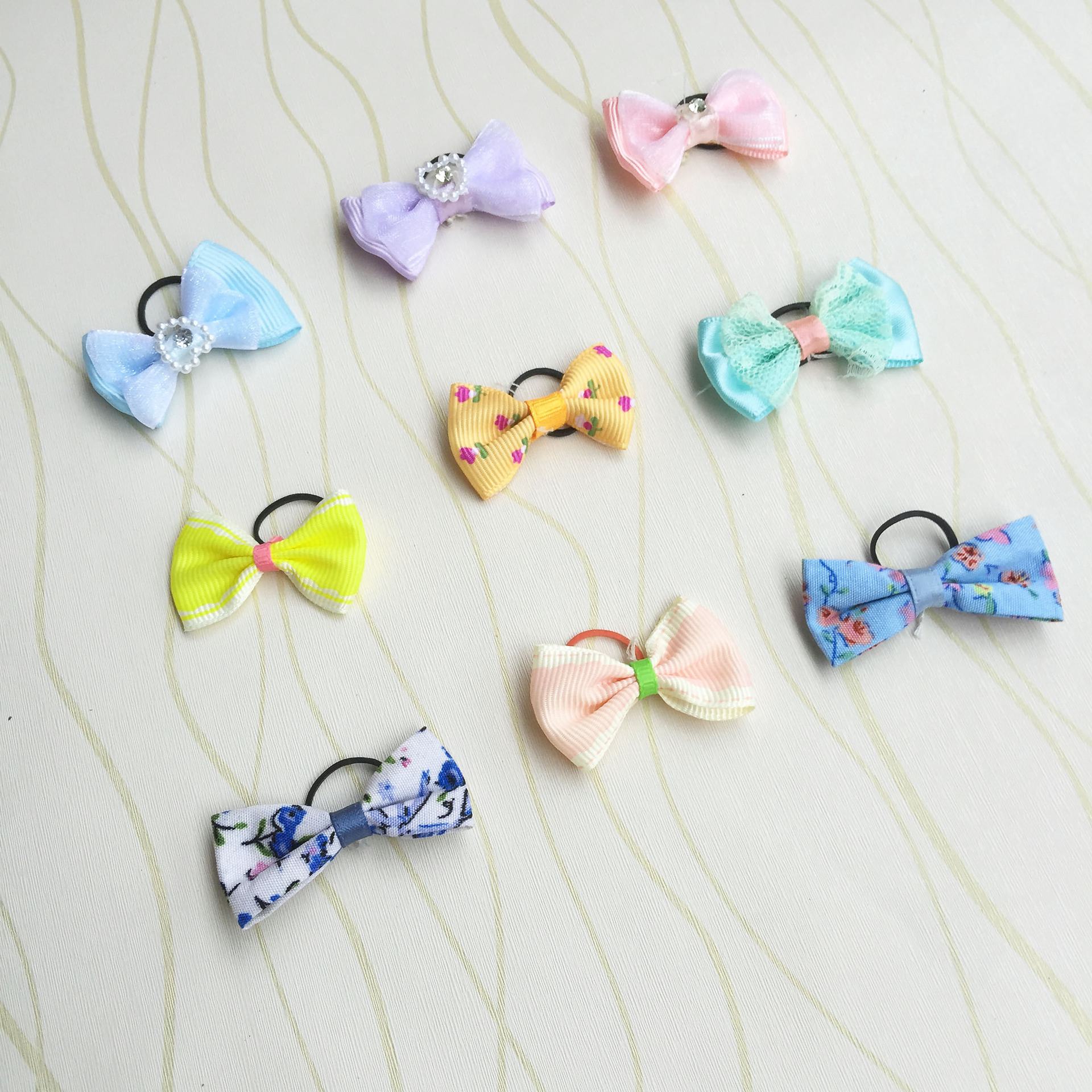 犬用ヘアーアクセサリー 犬のアクセサリー 犬用ヘアピン ヘアクリップ リボン 犬の髪留め 犬の髪飾り 雑貨 香山 株式会社 問屋 仕入れ 卸 卸売の専門 仕入れならnetsea