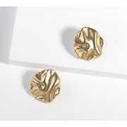 変形円形ピアス