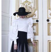 【Twitterで話題沸騰！】韓国ファッション 個性的なデザイン ニット ボリューム袖 シャーリング 切り替え