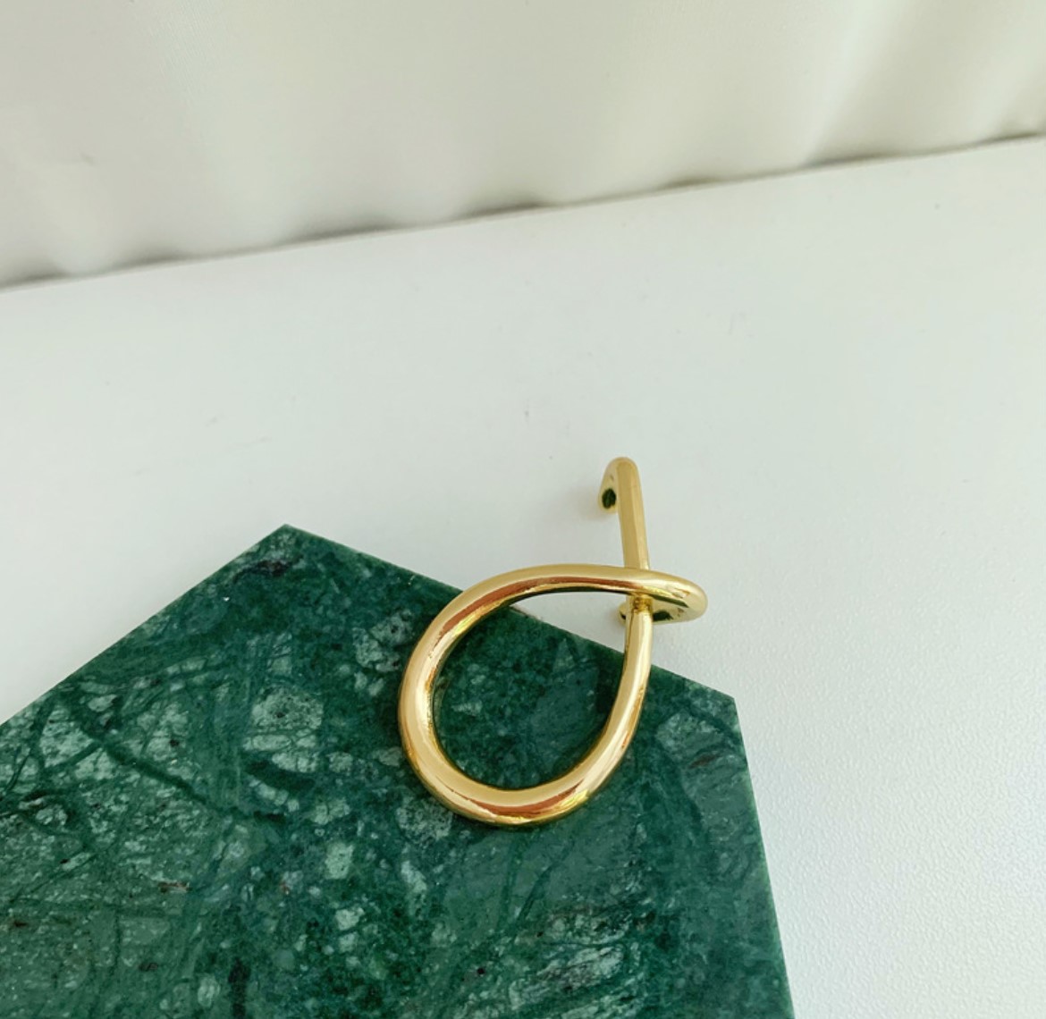 8の字ピアス|片耳1個|S925針 | 卸売・ 問屋・仕入れの専門 8の字ピアス|片耳1個|S925針 | 卸売・ 問屋・仕入れの専門