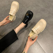 [即納]小さな革の靴 ファッション 百掛け 太いヒール スクエアヘッド セットフィート ローファー