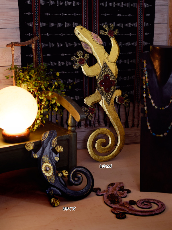 琥*ん様 刺繍フレーム❁⃘16cm リス 置き型 壁掛け アジアン