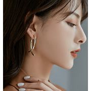 上品な色めきで顔周りを華やかに 韓国スタイル エレガント 美しい ピアス シンプル アクセサリー 両耳