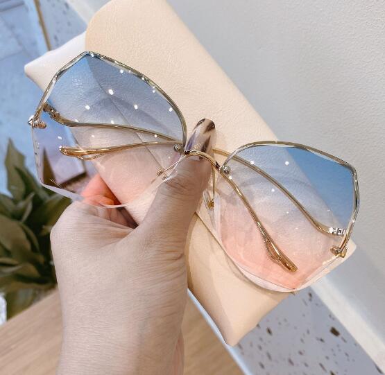 サングラス　眼鏡　メガネ　レディース　夏　金属　個性　カジュアル　トレンド　おしゃれ　人気