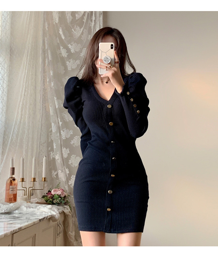 大人の女性は後ろ姿で魅せる 2021年新作 韓国版 ニット ワンピース Vネック ブラックドレス