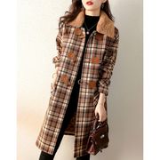 冬の新商品韓国版レトロゆるい格子に綿の毛襟を挟んで、女性のコートを厚くした