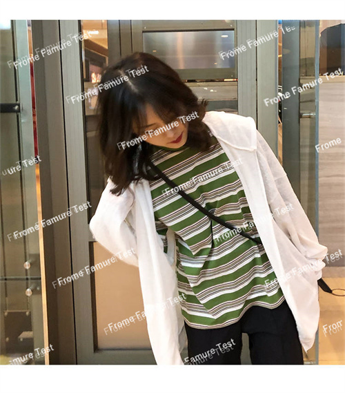 Tシャツ　　　　レディース　　　　ファッション　　春夏　　半袖