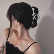 バラのヘアクリップ ラージメタルヘアクリップ サメクリップ 韓国のファッション 女性のヘアアクセサリー