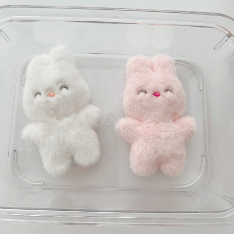 ハンドメイド うさぎのぬいぐるみタペストリー もこもこ