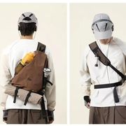 新しいアウトドアレトロ防水の斜め掛けショルダーバッグ、 通勤/自転車/釣りにも適した弓矢バッグ