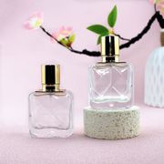 香水瓶 透明なガラス スプレーボトル 分注ボトル 30ML