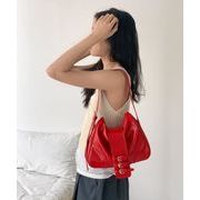 鞄 ショルダーバッグ  ハンドバッグ  大容量 フェイクレザー