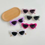 キッズサングラス　キャッツアイ　ケース付き　紫外線対策　韓国キッズアクセサリー