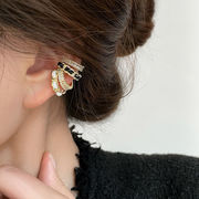 「限定販売」イヤーカフ　ハンドメイド イヤーカフ　アクセサリー イヤーカフ　アクセサリーパーツ