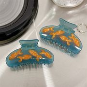 ブルー  金魚 ヘアクリップ   金魚鉢のヘアピン  バンスクリップ  レディース髪飾り  金魚雑貨