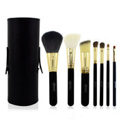 EMILYメイクブラシ7本セット　携帯用　ブラック