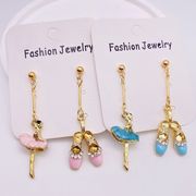 2色  バレエシューズとバレエ少女ピアス  かわいい  バレエアクセサリー  バレエピアス
