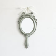 【直送可】手鏡型ウォールアートミラー　鏡　壁飾り　壁掛け　リボン付き　モスグリーン