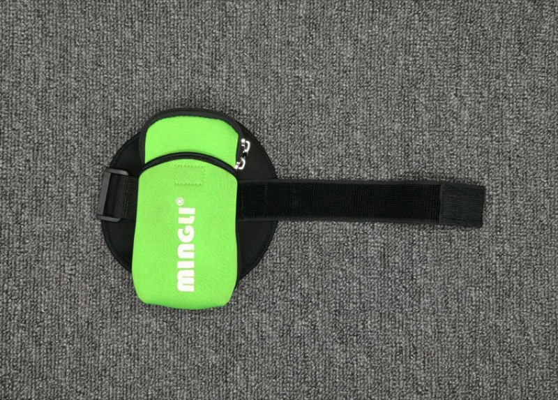 アームポーチ ジョギング ポーチ アームバッグ 収納 ランニング スマホ収納 タッチ可 5.5インチ