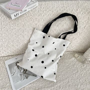 ドット柄トートバッグ　デザイン　可愛い　韓国ファッション