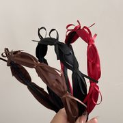 リボンカチューシャ　ヘアアクセサリー　レディース　デザイン　韓国風　髪飾り
