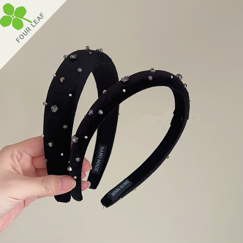 ベロア カチューシャ 髪留め ヘアアクセサリー 髪飾り やさしい 高級感 ファッション 秋冬