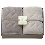 グランフランセヌーベル 吸湿発熱綿入りハイソフトタッチ敷パット2P