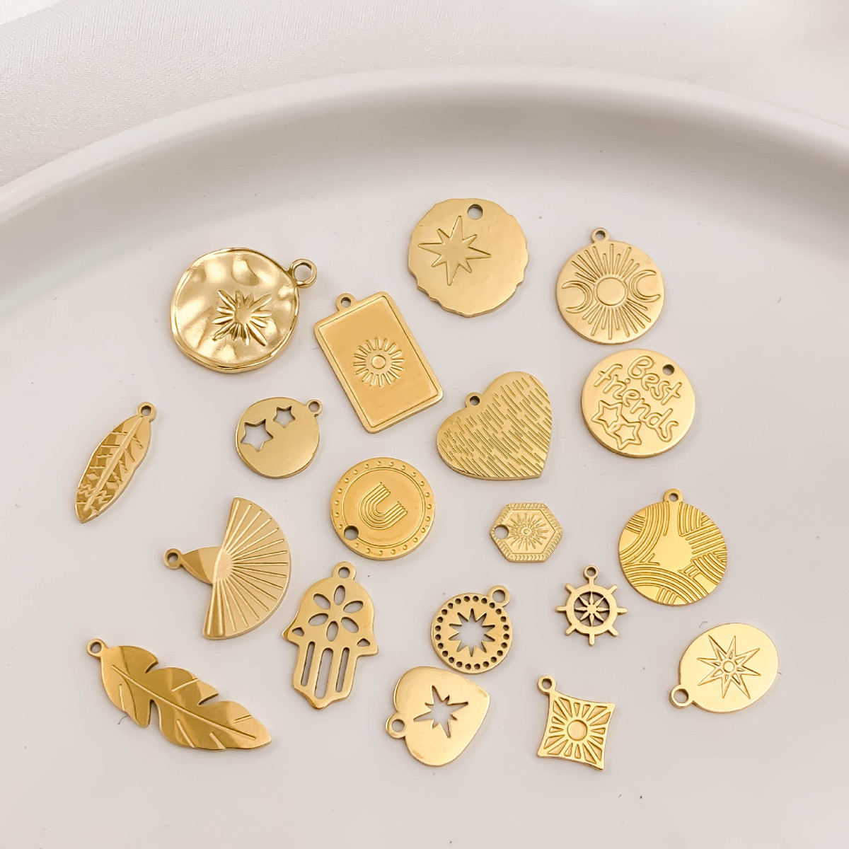 メタルプレート ステンレス 葉っぱ 穴あり アクセサリーパーツ メタルチャーム ゴールド コインチャーム