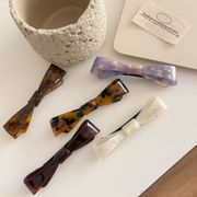 リボンヘアピン　アクリル　ヘアアクセサリー　デザイン　髪飾り