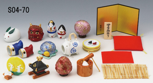 ☆笑福喜楽☆ お目出度い「縁起の置物」 【松花堂 四季飾り（磁器） 木