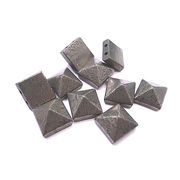 【在庫限り】天然石 パワーストーン 卸売/ パイライト（Pyrite） ピラミッド２穴ビーズパーツ