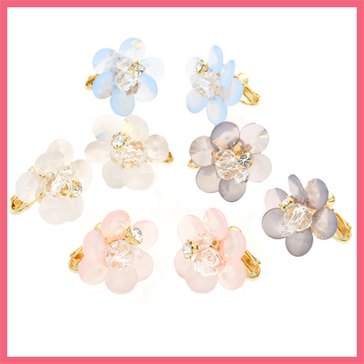 ミルキーカラーアクリルフラワーイヤリング
