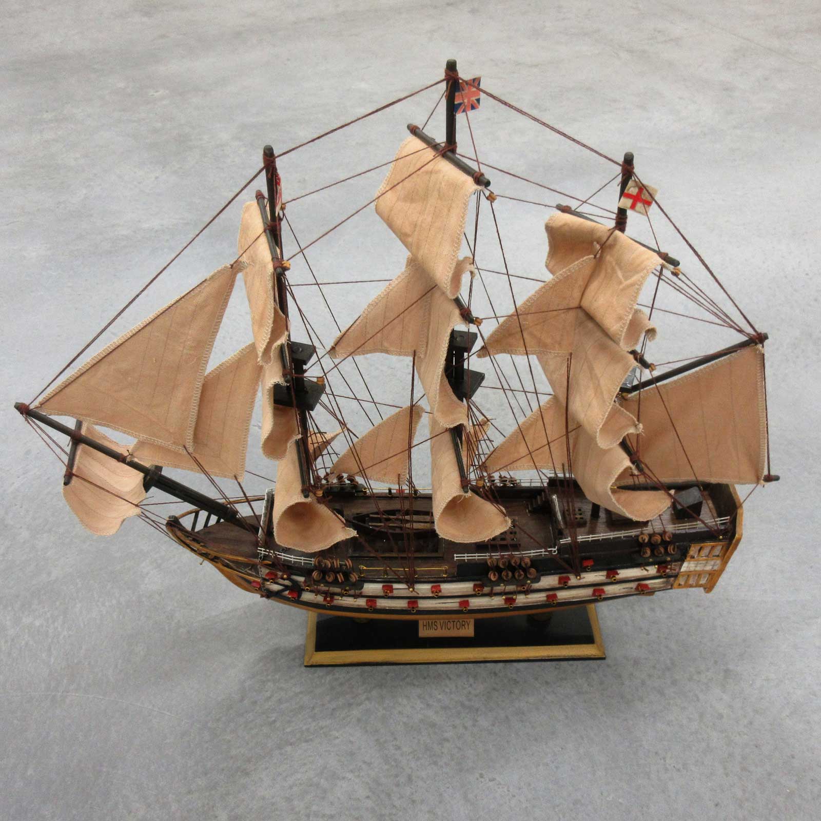 ＜模型・インテリア雑貨＞帆船　HMS　ヴィクトリー　70cm　No.208-250