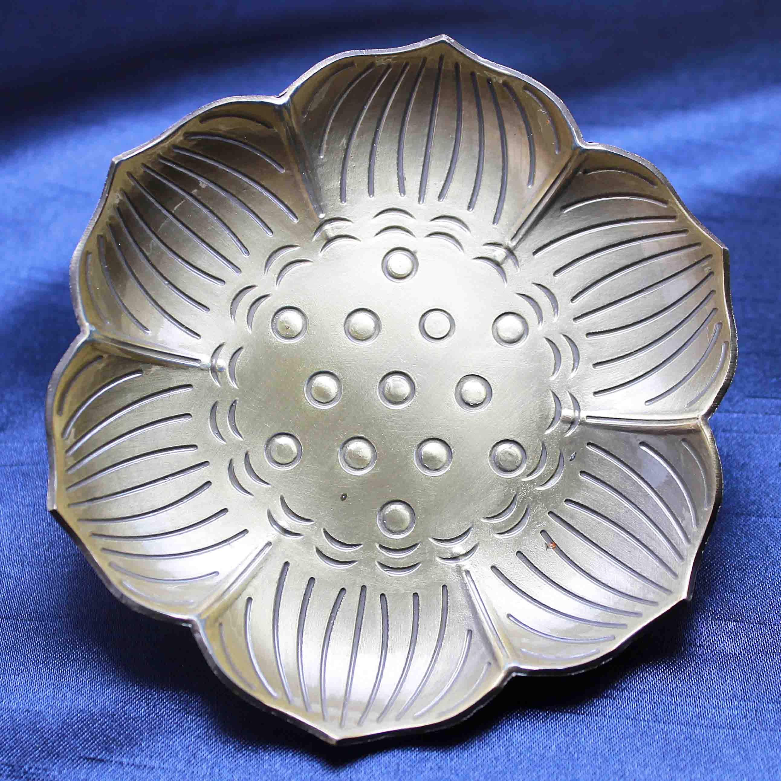置物 彫り物 お香受け皿 さざれ皿 真鍮製 蓮模様 約9cm 風水 インテリア