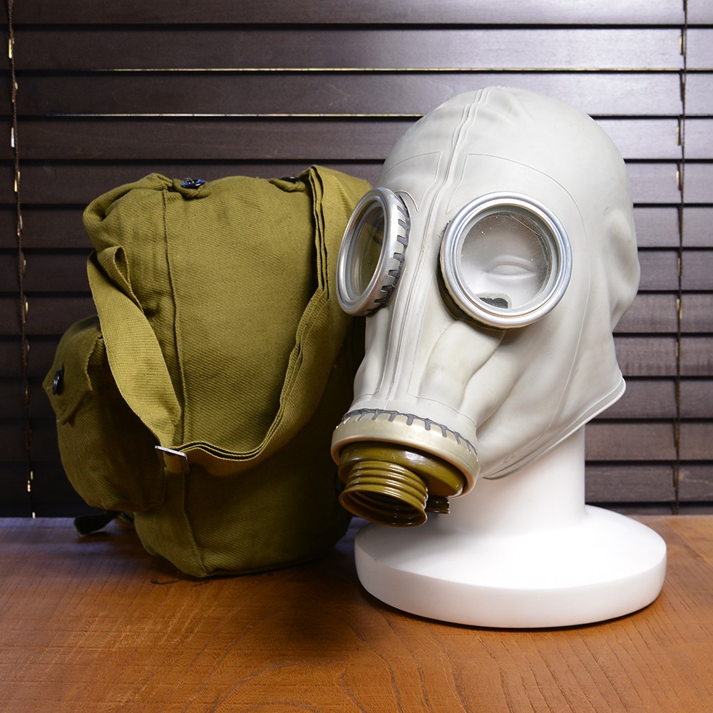 ロシア軍放出品 ガスマスク Gp 5 専用バッグ付き 雑貨 株式会社 デジスト 問屋 仕入れ 卸 卸売の専門 仕入れならnetsea