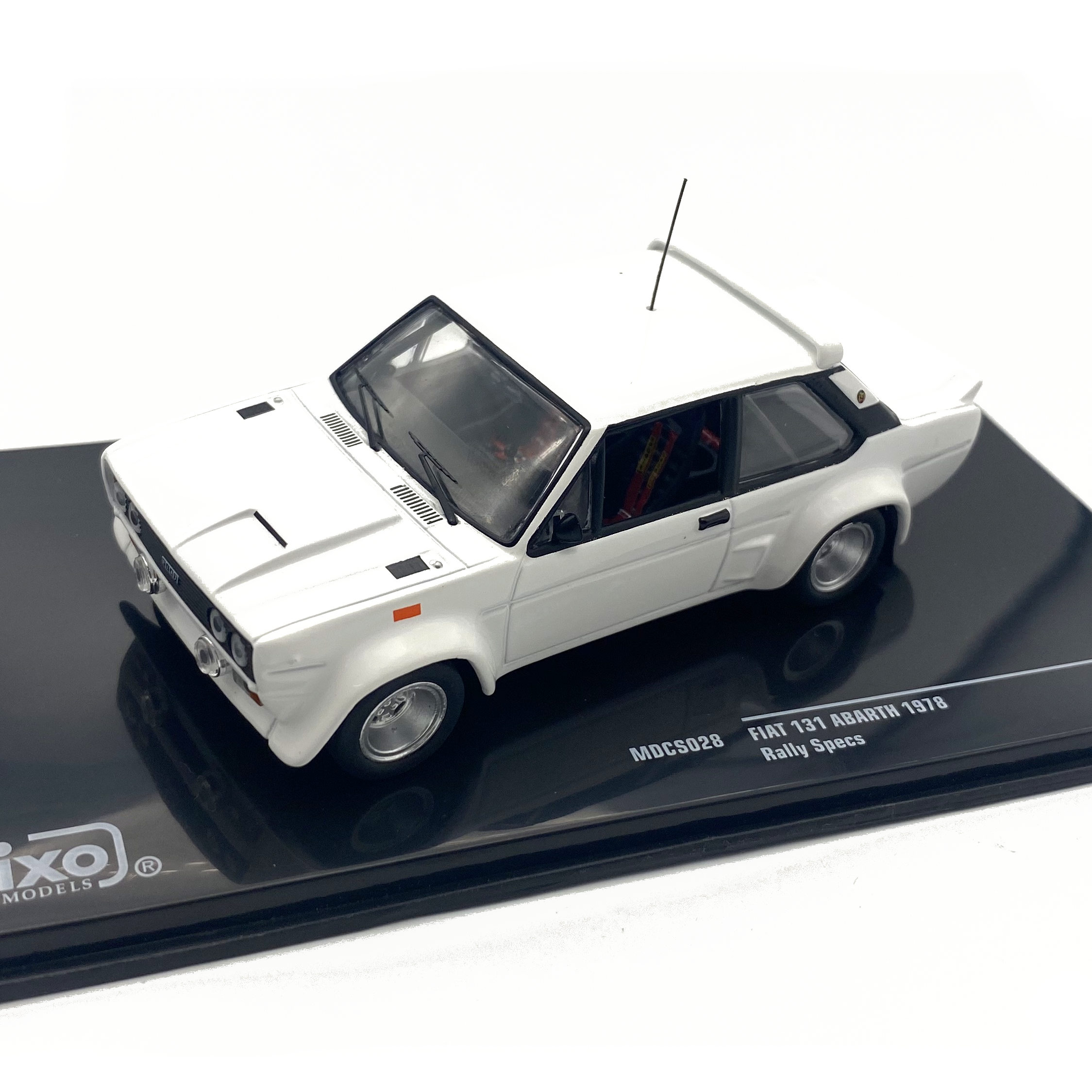 ixo/イクソ フィアット 131 アバルト 1978 ラーリスペック オールホワイト