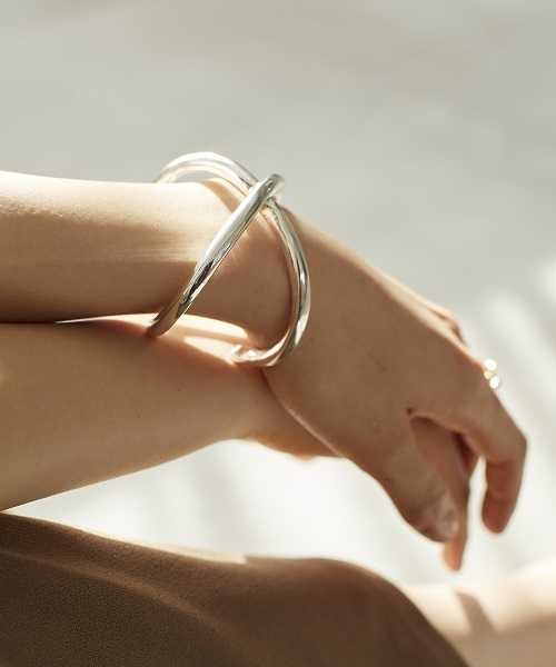 【Nothing And Others/ナッシングアンドアザーズ】Line Crossing Bangle