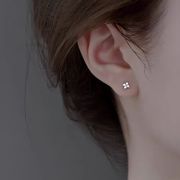 イヤリング   ピアス  女  s925銀の針   新作  韓国風  復古   ハイクラス  設計感  花柄  気質 2色