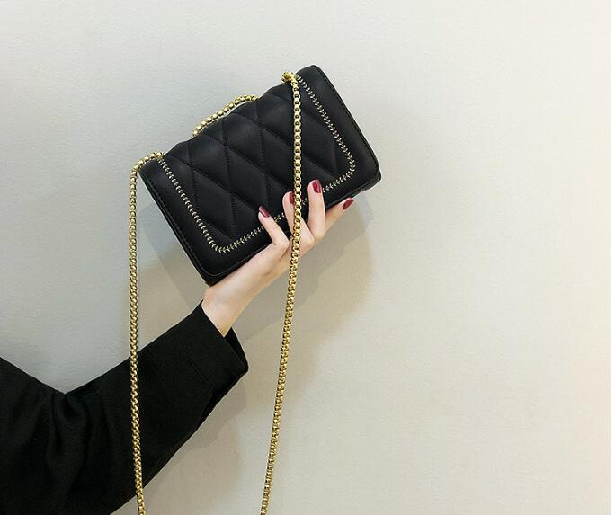 レディースバッグ　ミニパック　小銭入れバッグショルダー 肩掛け 斜め掛け　 可愛い