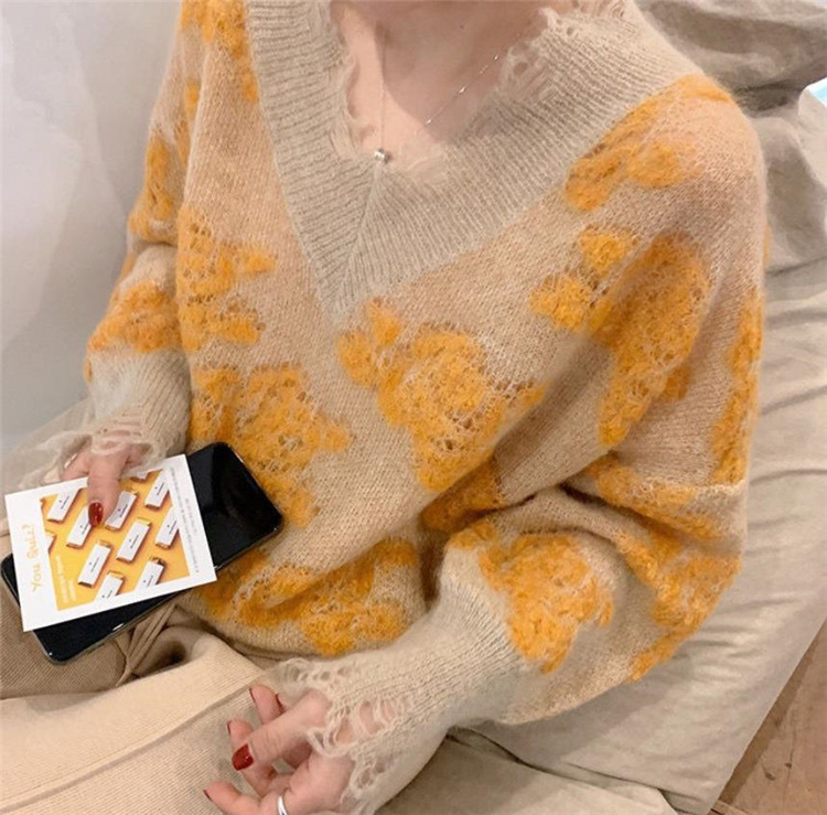 選べる2色 秋SALE 2021 ぬいぐるみ 花柄 ニット 透かし彫り 破れ ファッション Vネック 個性 セーター