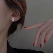 イヤリング   ピアス  女  s925銀の針   新作  韓国風  復古   ハイクラス  設計感  花柄  気質 2色