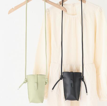 レディースバッグ　ショルダーバッグ　肩掛けバッグ