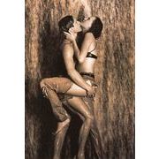 ポストカード モノクロ写真「抱きしめ合う男性と女性」