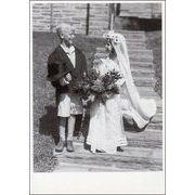 ポストカード モノクロ写真「結婚式をする少年少女」