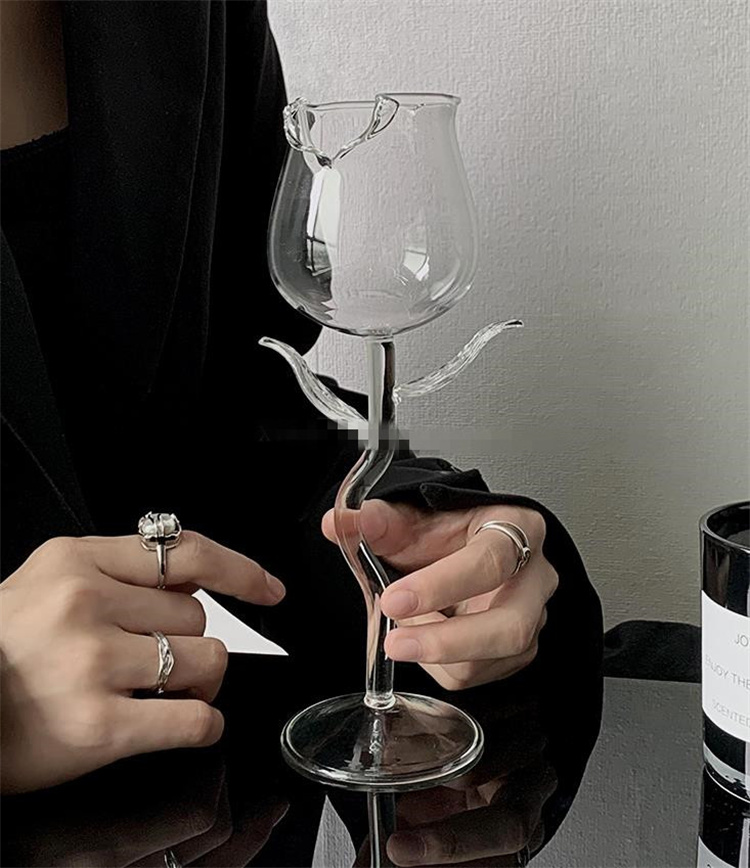 バラの花の形 グラス ワイングラス トレンド アイデア 雰囲気 カクテルグラス ハイフットグラス