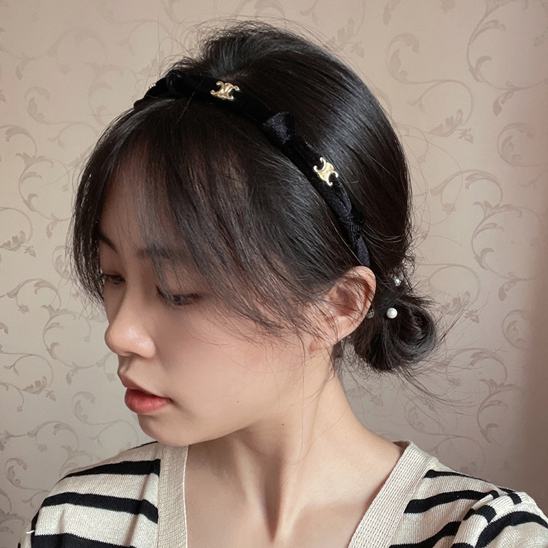 カチューシャ　ヘアアクセサリー　前髪　韓国ファッション　ベルベット　秋冬