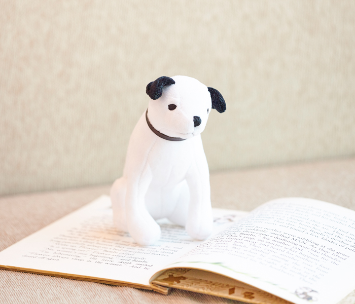 ビクターVictor rca ニッパーandチッパー　ぬいぐるみ Amazon.co.jp: ビクター ニッパー ぬいぐるみ ビクター犬